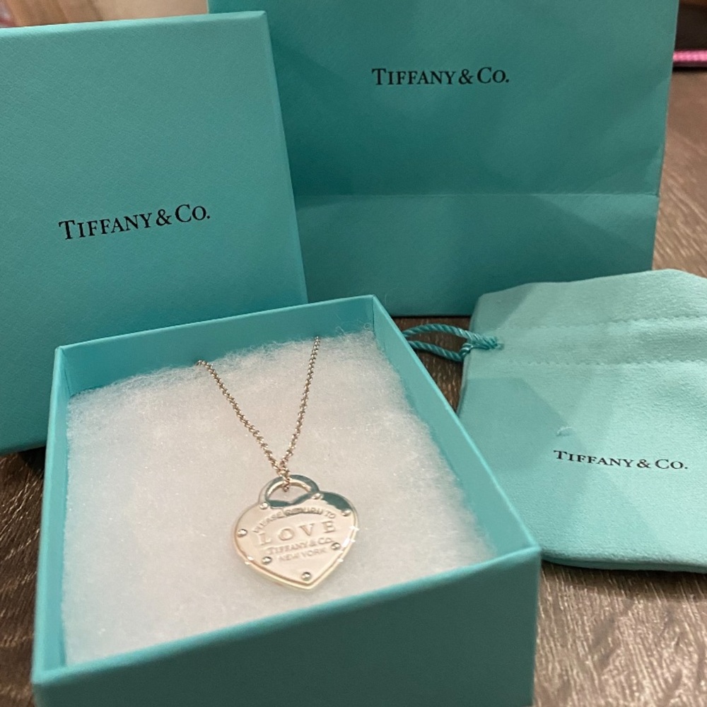 Return to Tiffany’s Love Pendant in Sterling Silver New With packaging